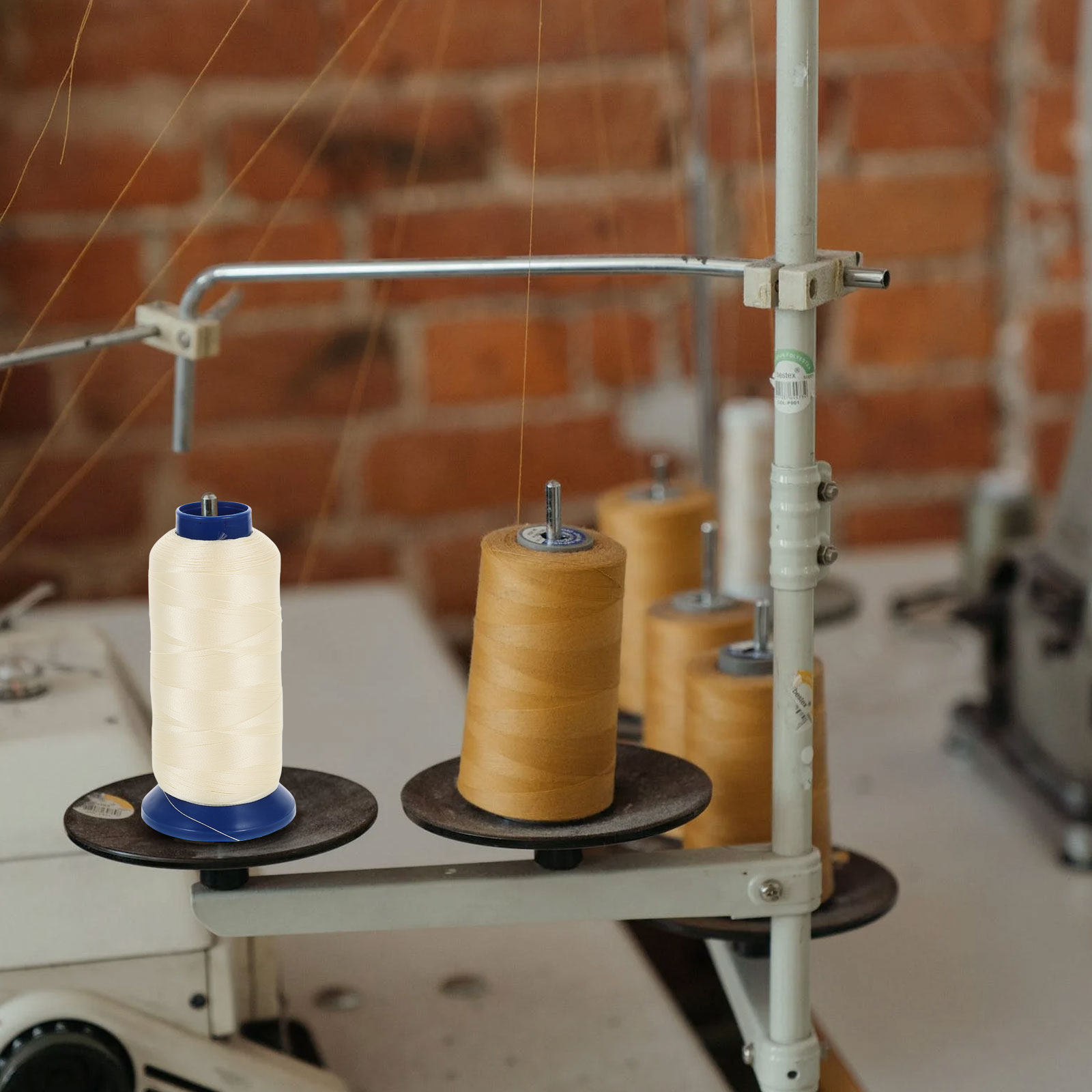 Embroidery Craft - خيط خياطة مضيء أزرق فاتح بطول