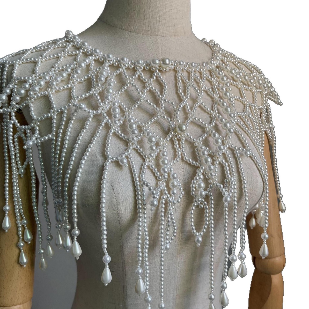 سلسلة جسم مصنوعة يدويًا من الل - مراجعة Pearl Trim Chain وسعره